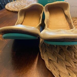 Champagne gold Tieks size 8